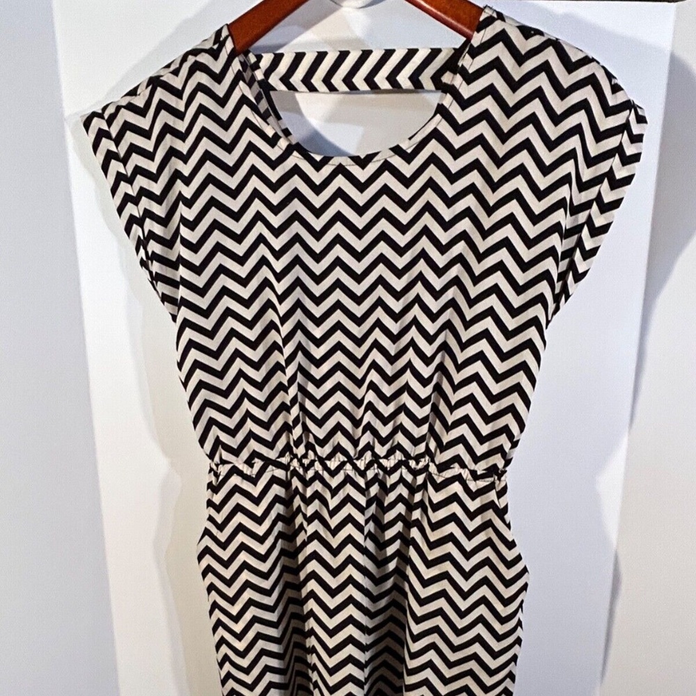Pink Republic Chevron/Zig Zag Black and Oatmeal Dress Size M
